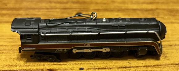 Hallmark Keepsake Ornament Lionel 746 Norfolk and Western Steam Locomotive #4 - Picture 3 of 7